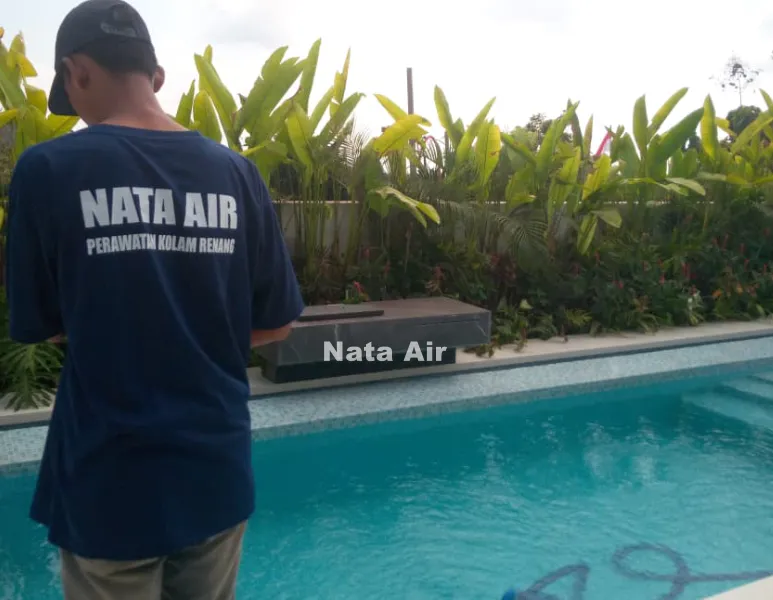 Cara Merawat Air Kolam Renang