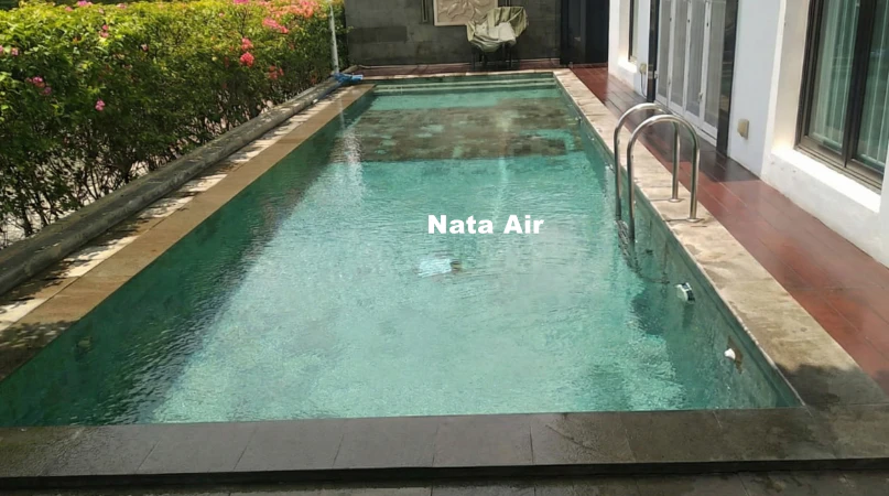 Jasa Perawatan Kolam Renang Villa