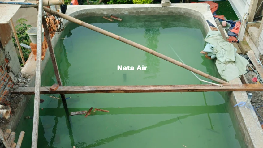Cara Menjernihkan Kolam Renang Hijau